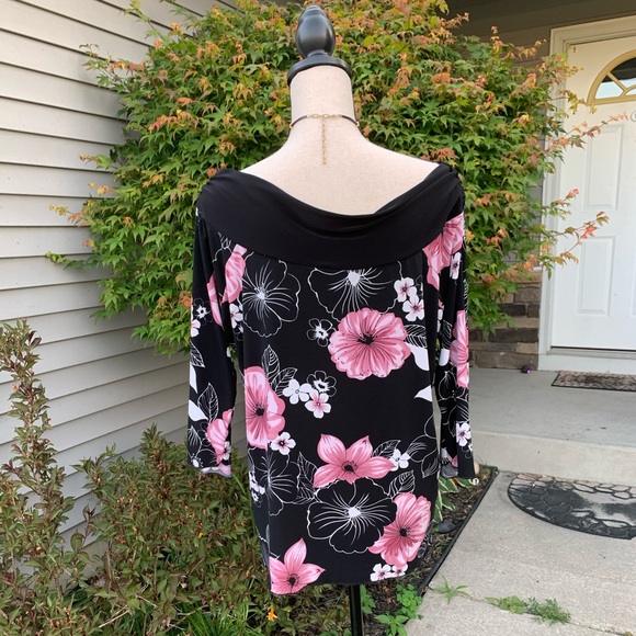 MAKE OFFER🌺🖤Suzie Where casual blouse🖤🌺 - Picture 2 of 4